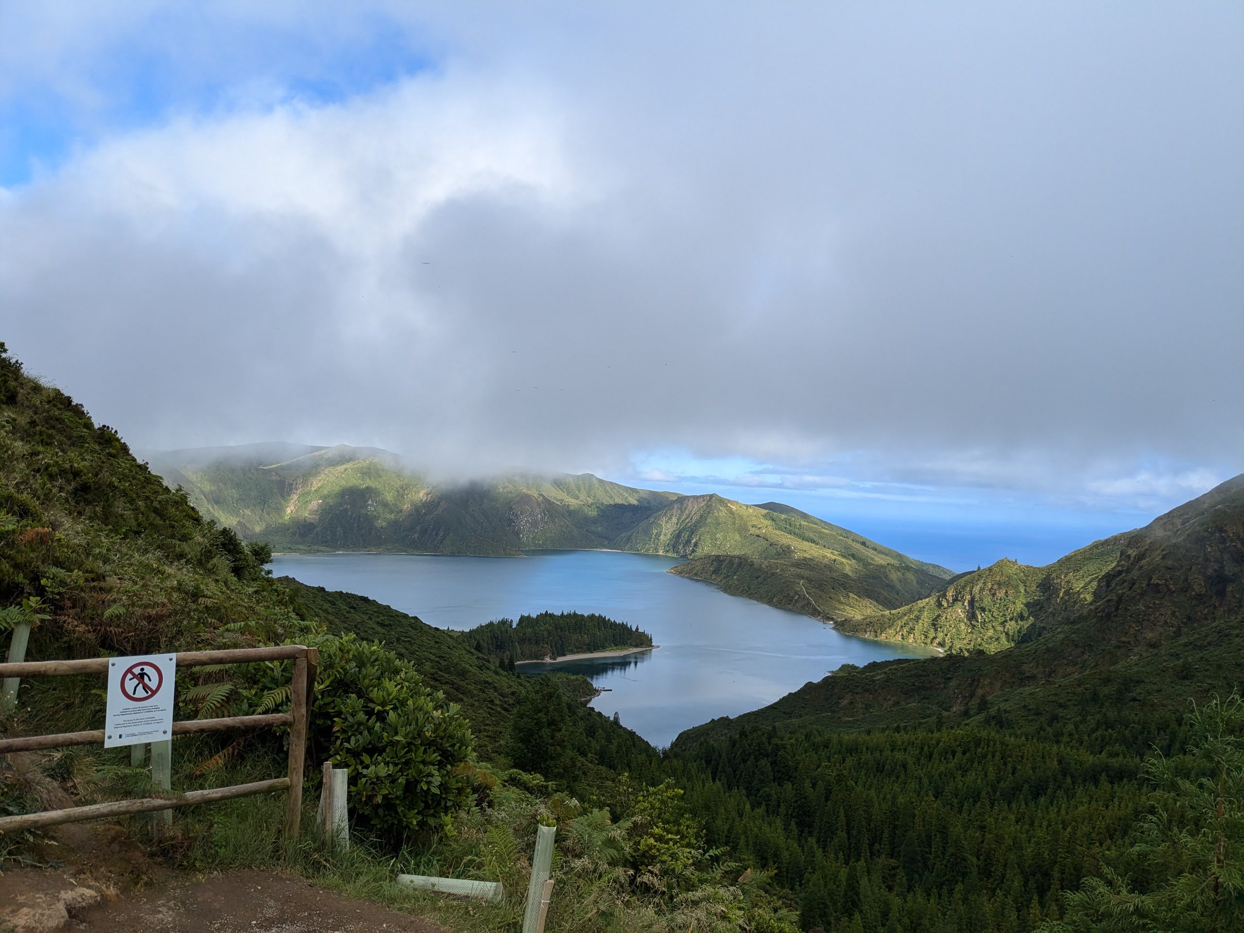 Since a few years ago, certain parts of Lagoa do Fogo are closed to visitors. Some have died.